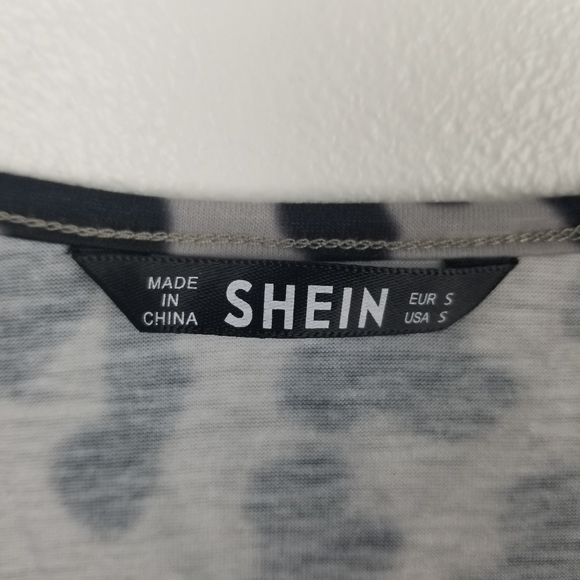 Shein Rhinestone Red Lip Leopard Tee - Picture 5 of 8